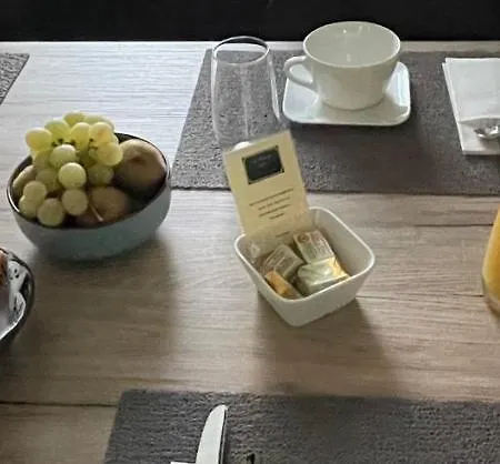 Alojamento de Acomodação e Pequeno-almoço Le Maine N 5 - Angouleme - Corto Maltese