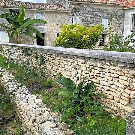 Le Maine N 5 - Angouleme - Corto Maltese Bed & Breakfast
